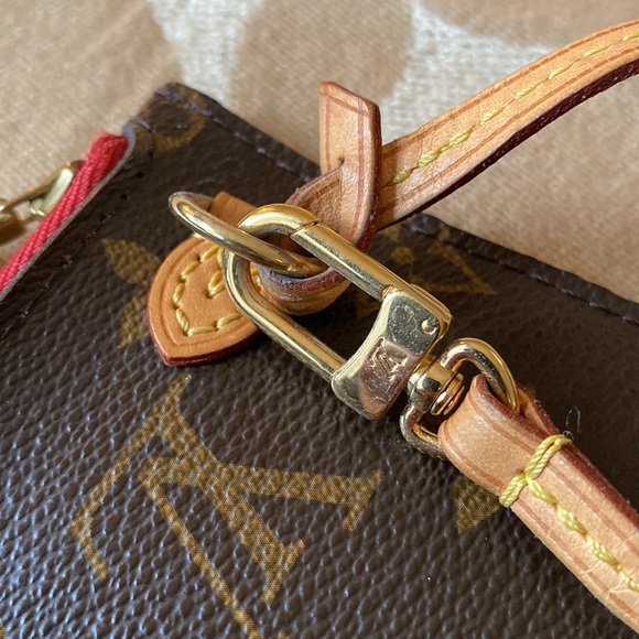Authentic Louis Vuitton Monogram Pochette Wristlet Clutch LV - Picture 6 of 15